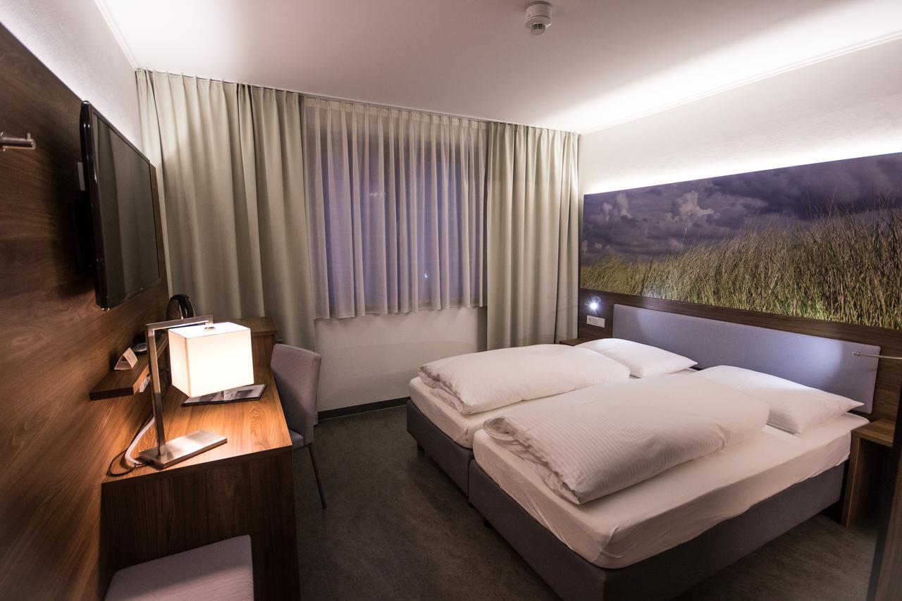 Hotel7Continents Neutraubling Extérieur photo