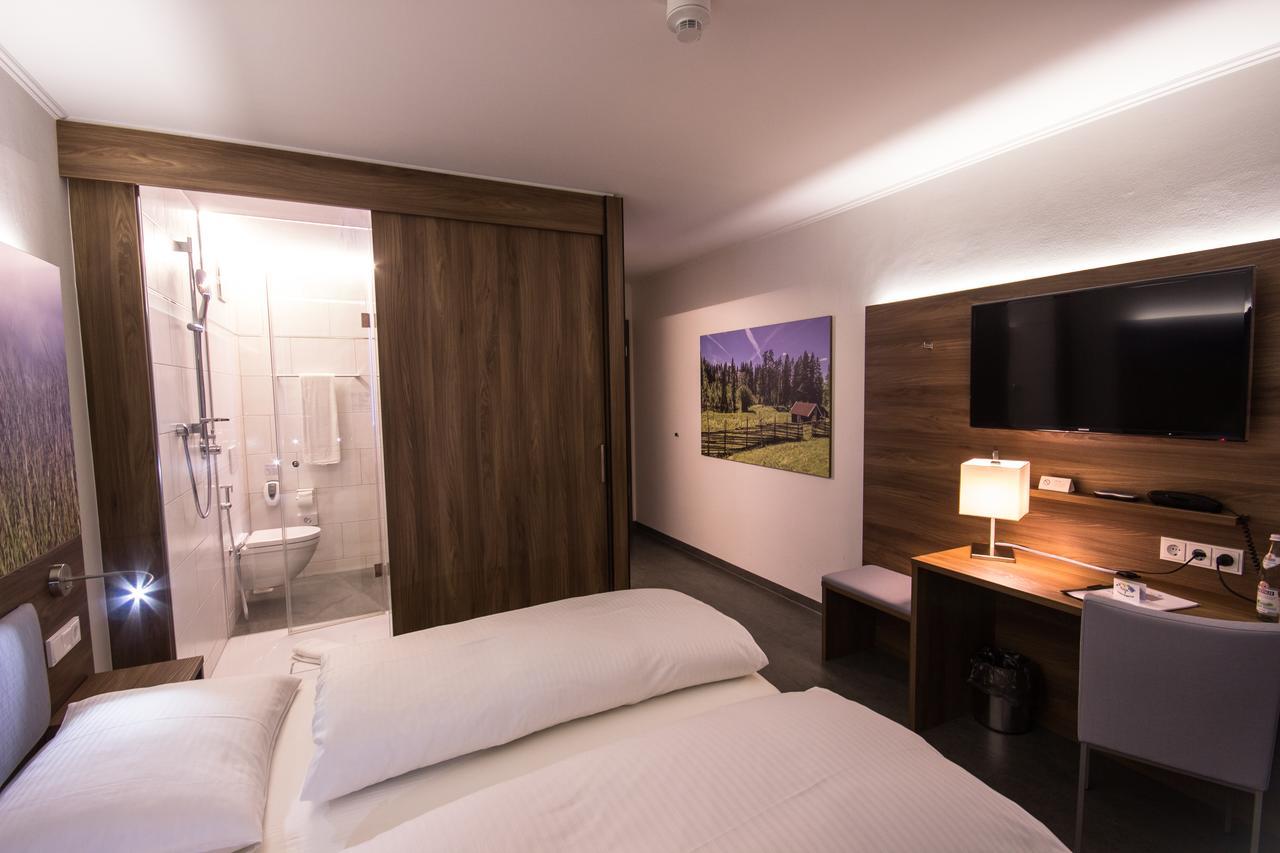 Hotel7Continents Neutraubling Extérieur photo