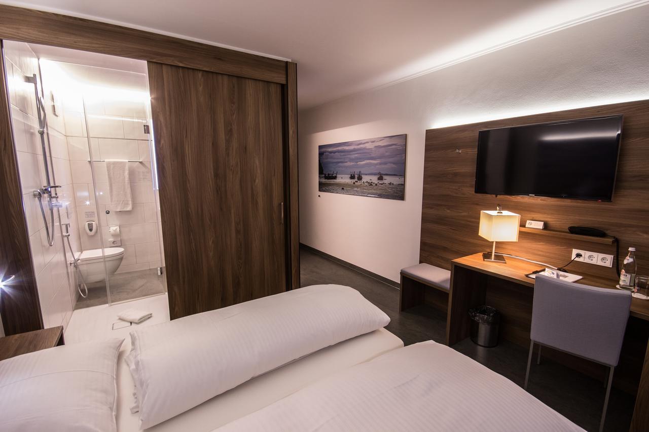 Hotel7Continents Neutraubling Extérieur photo